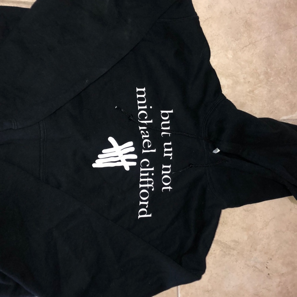 5 seconds of summer Michael Clifford black hoodie